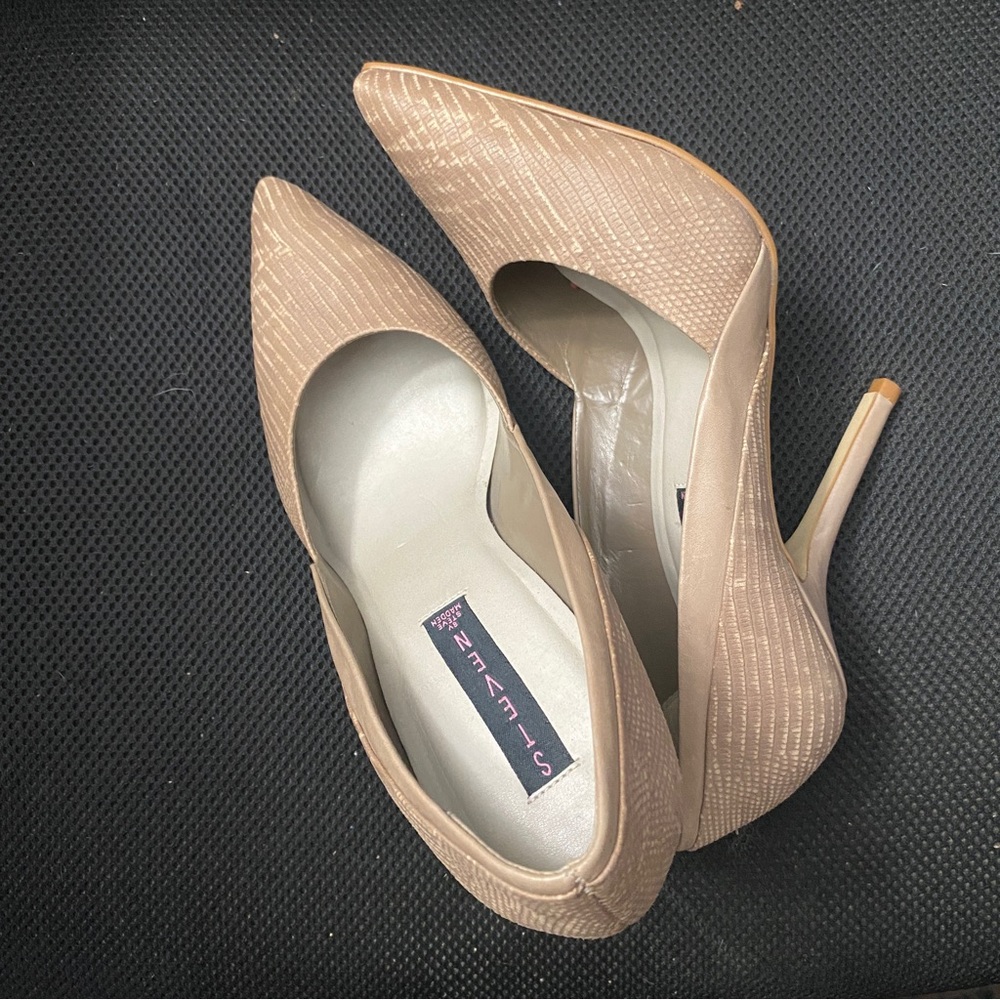 Steve Madden Closed Pointed Toe Heels